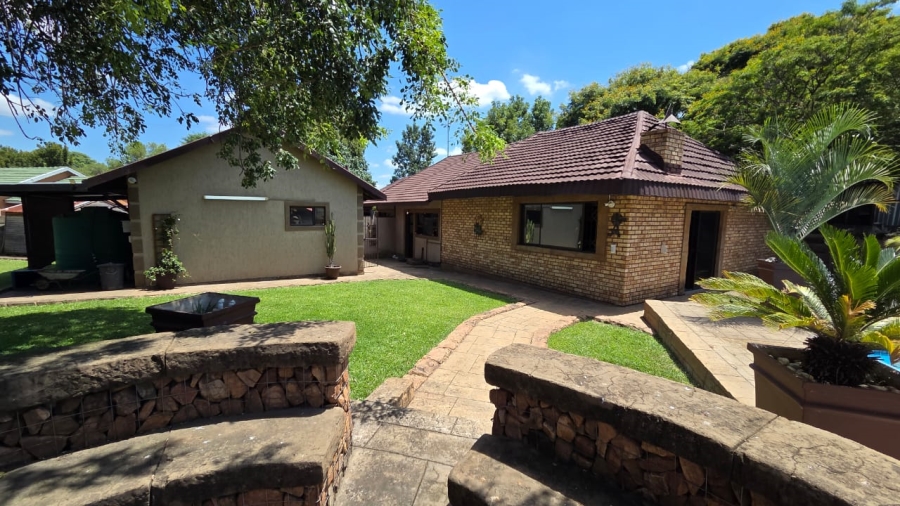 3 Bedroom Property for Sale in Protea Park North West